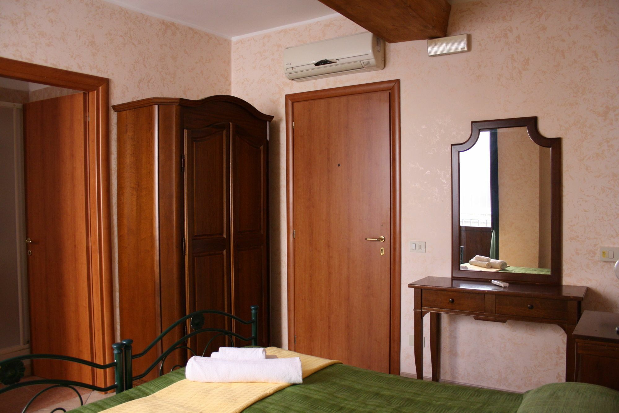 Cityguesthouse Катандзаро Екстериор снимка